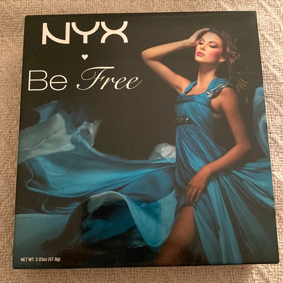 NYX Be Free Collection of 25 Eye Shadows 3 Blushes, 7 Lip Glosses New in box! - Picture 2 of 3